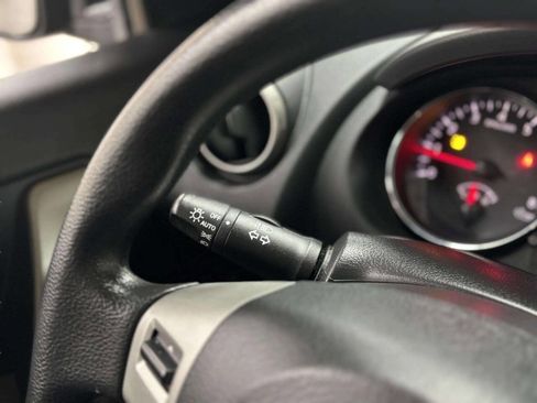 Used 2011 Nissan Rogue SV w/ Premium Pkg image 33