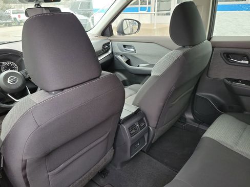 Used 2021 Nissan Rogue SV image 28