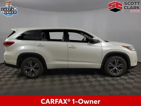 Used 2017 Toyota Highlander LE FWD image 10