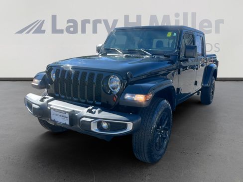 Used 2022 Jeep Gladiator Sport image 1