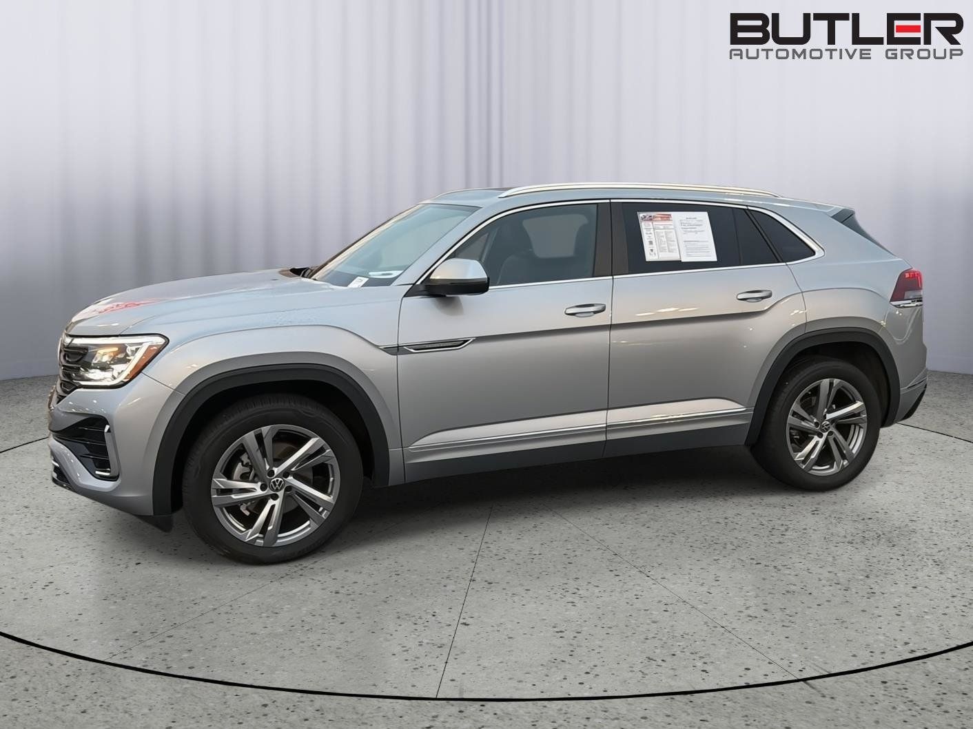 Used 2024 Volkswagen Atlas Cross Sport SEL R-Line AWD/4WD image 3