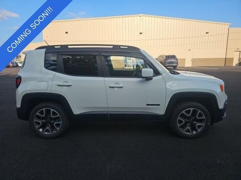 Used 2015 Jeep Renegade Latitude AWD/4WD image 2