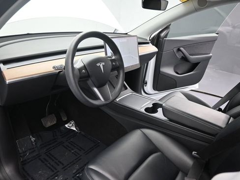 Used 2021 Tesla Model Y Long Range AWD/4WD image 16