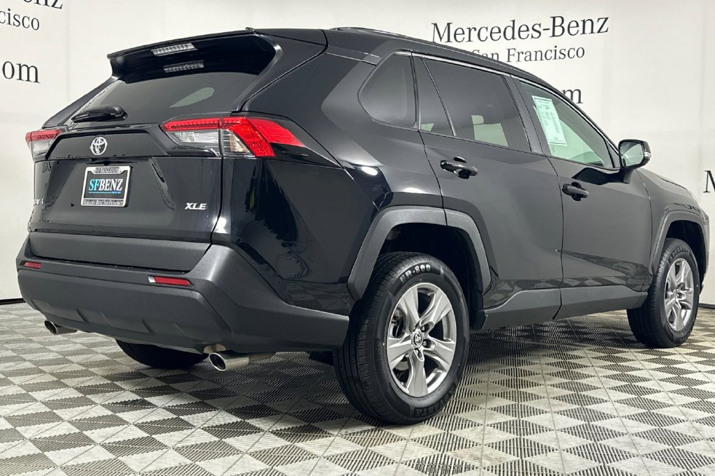 Used 2023 Toyota RAV4 XLE FWD image 4