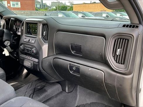 Used 2019 Chevrolet Silverado 1500 Custom w/ Custom Value Package AWD/4WD image 24