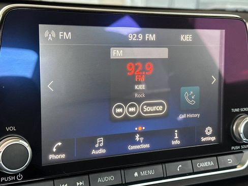 Used 2025 Nissan Altima 2.5 S FWD image 19