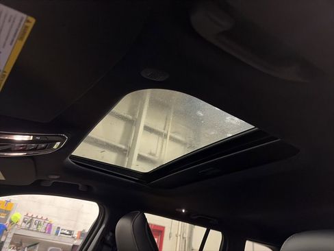 Certified 2024 Jeep Grand Cherokee Altitude image 17