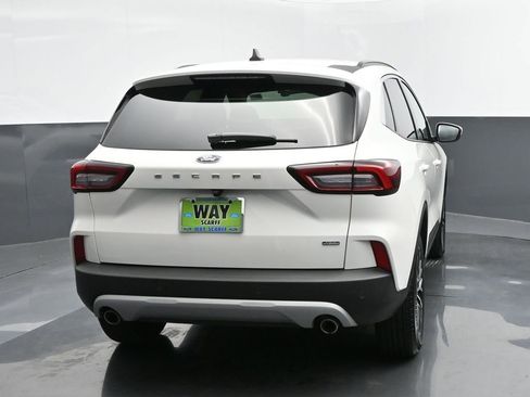 New 2024 Ford Escape SE FWD image 5