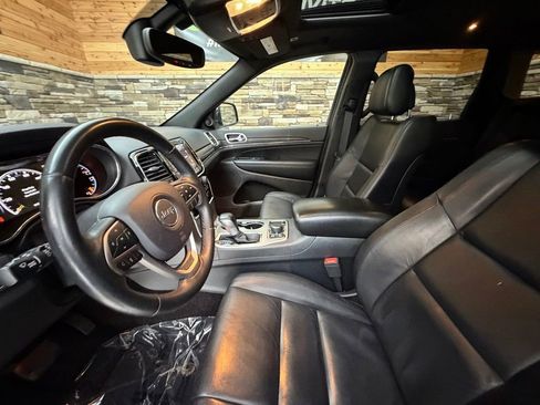 Used 2019 Jeep Grand Cherokee Limited AWD/4WD image 11