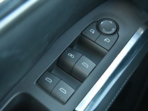 Used 2024 Chevrolet Traverse LT image 42