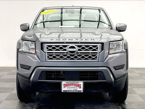 Used 2022 Nissan Frontier SV w/ Technology Package image 2