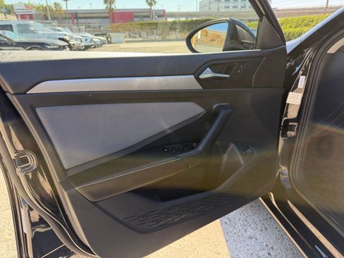 Used 2025 Volkswagen Jetta SE image 20