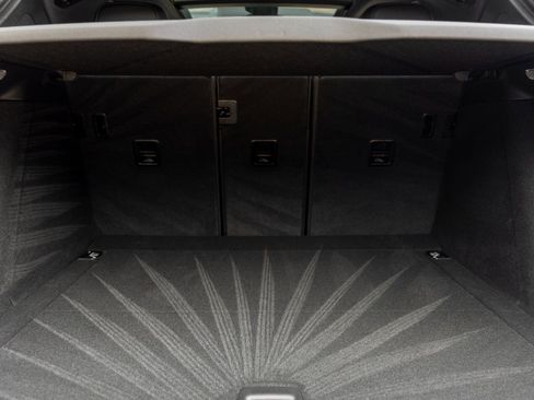 New 2026 Porsche Macan image 39