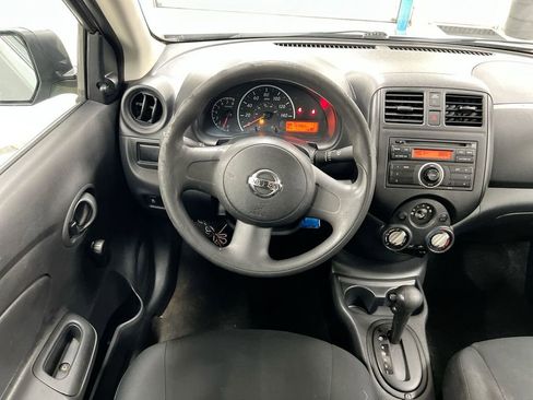 Used 2014 Nissan Versa S FWD image 11