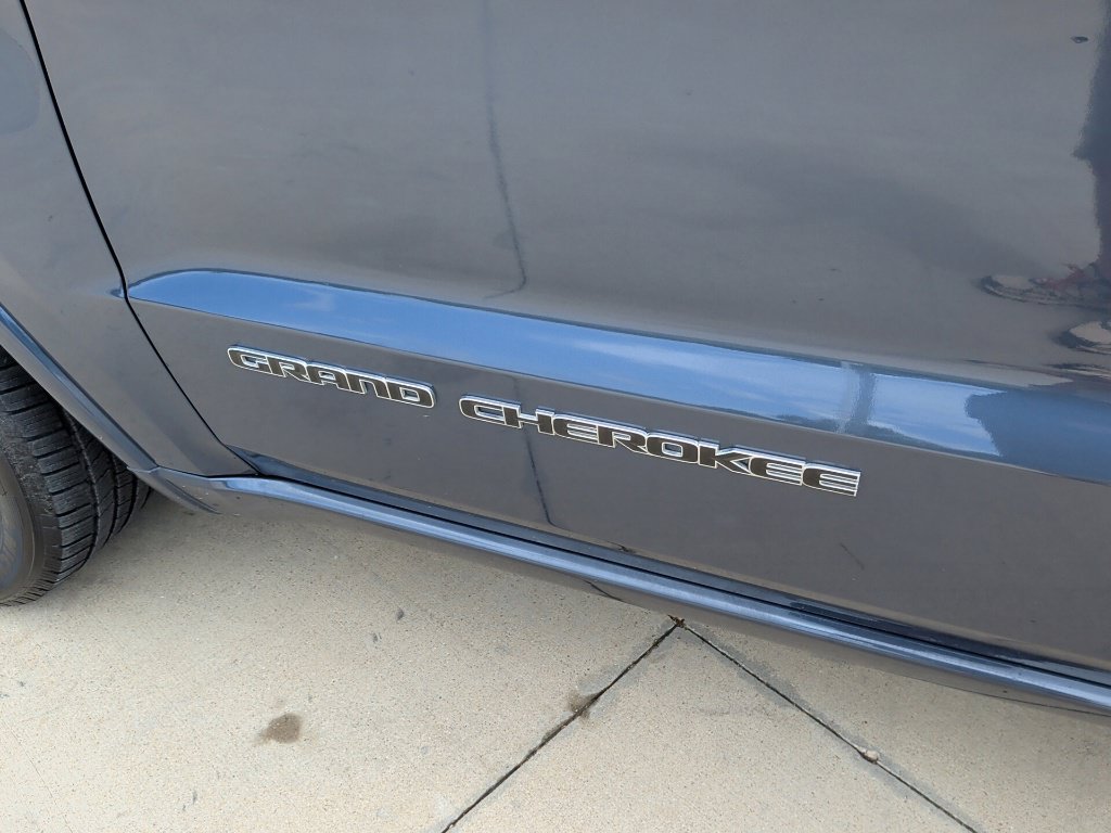 Used 2019 Jeep Grand Cherokee Overland AWD/4WD image 47