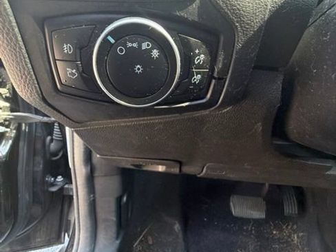 Used 2016 Ford Focus SE FWD image 13