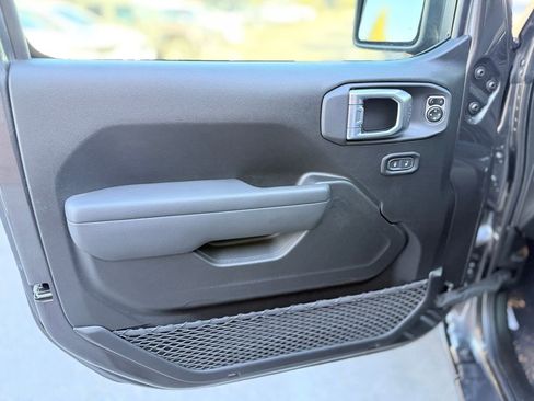 New 2026 Jeep Gladiator Sport AWD/4WD image 18