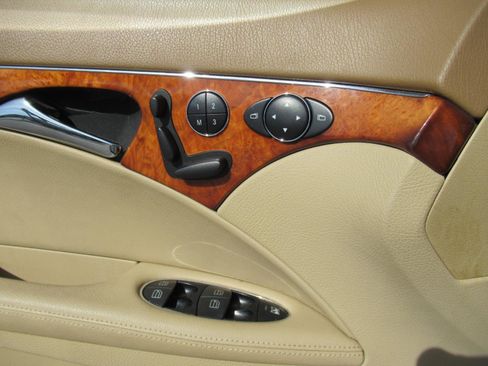 Used 2007 Mercedes-Benz E 350 Sedan image 20