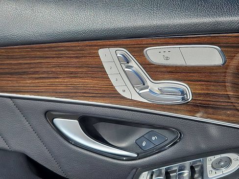 Used 2019 Mercedes-Benz GLC 300 4MATIC Coupe image 17