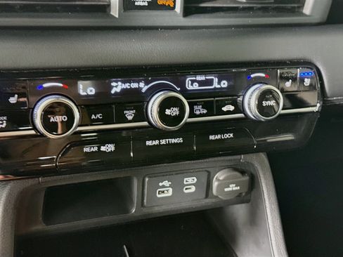 Certified 2023 Honda Pilot Elite image 19