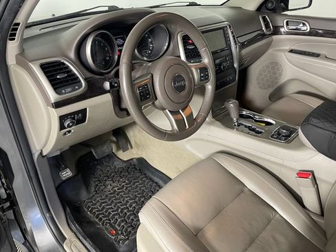 Used 2013 Jeep Grand Cherokee Altitude AWD/4WD image 3