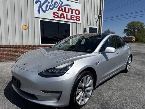 Used 2018 Tesla Model 3 Long Range image 3