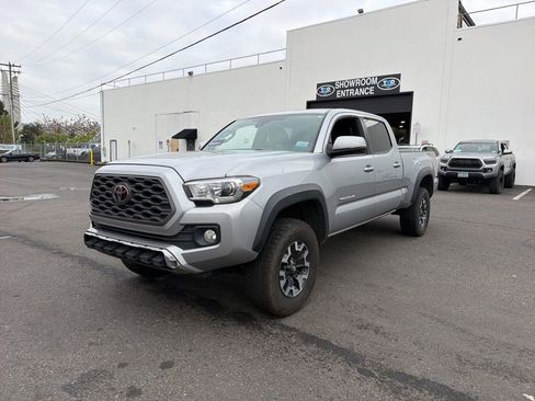 Used 2020 Toyota Tacoma TRD Off-Road AWD/4WD image 1