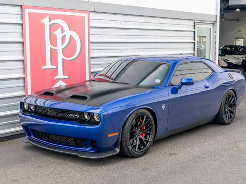 Used 2019 Dodge Challenger SRT Hellcat w/ Laguna Leather Package RWD image 40