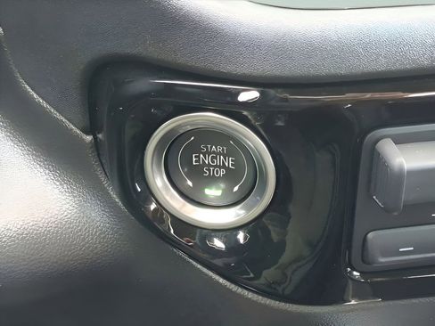 Used 2024 Chevrolet Silverado 1500 LT Trail Boss w/ LT Trail Boss Premium Package image 43