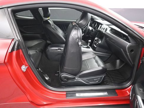 Used 2020 Ford Mustang GT Premium w/ GT Performance Package RWD image 38