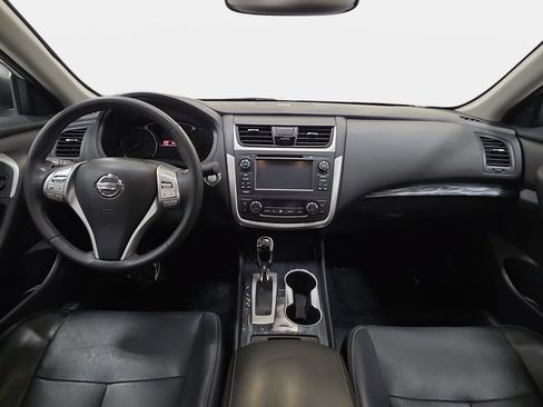 Used 2016 Nissan Altima 2.5 SL w/ 2.5 Technology w/LED Package FWD image 10