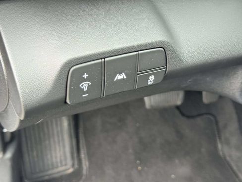 Used 2023 Hyundai Elantra Limited w/ Cargo Package FWD image 17
