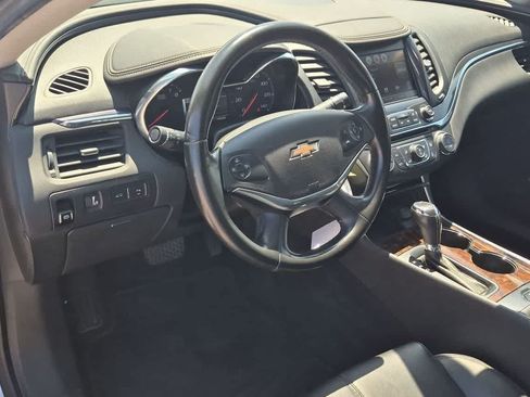 Used 2015 Chevrolet Impala LT w/ Convenience Package FWD image 2