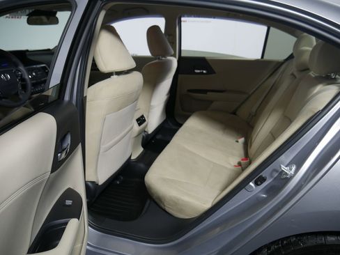 Used 2017 Honda Accord Hybrid Sedan image 11