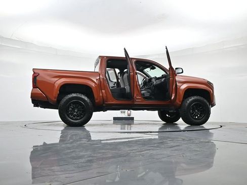Used 2025 Toyota Tacoma TRD Sport image 50