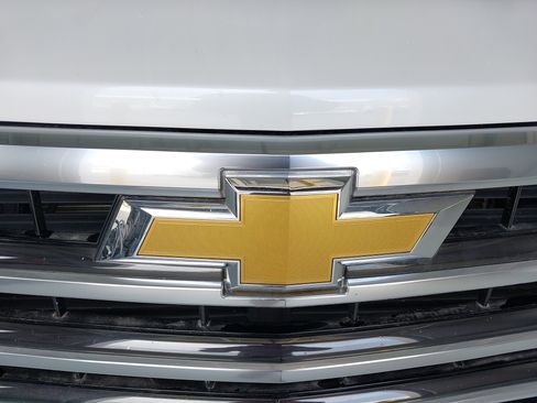 Used 2023 Chevrolet Silverado 1500 High Country w/ High Country Premium Package AWD/4WD image 31
