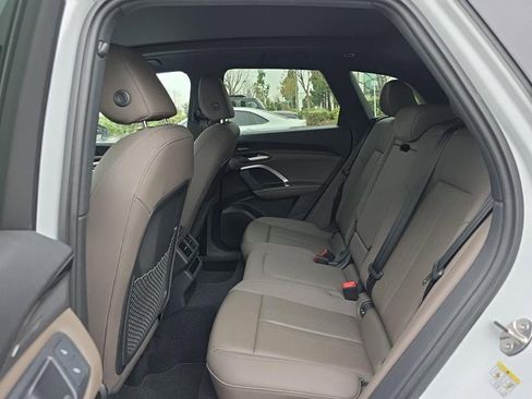 Used 2025 Audi Q5 2.0T Premium Plus w/ Premium Plus image 11