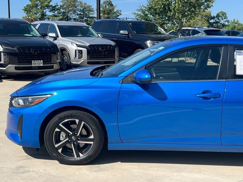 Used 2025 Nissan Sentra SV FWD image 7