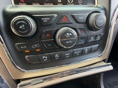 Used 2017 Jeep Grand Cherokee Limited AWD/4WD image 10