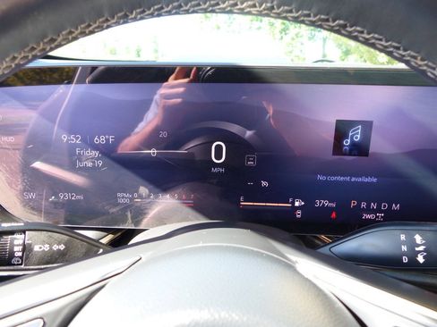 Used 2025 Buick Envision Avenir AWD/4WD image 32