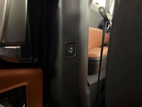 Used 2024 Kia Carnival SX Prestige FWD image 35