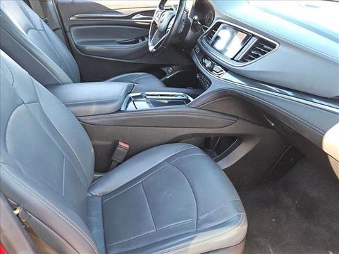Used 2022 Buick Enclave Premium image 22