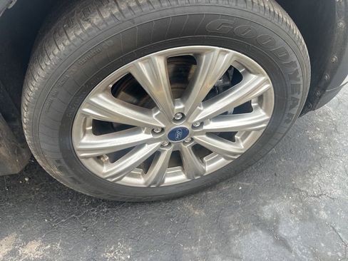 Used 2018 Ford Escape Titanium image 13