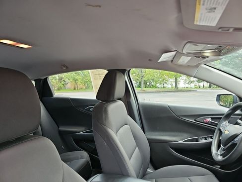 Used 2025 Chevrolet Malibu LT FWD image 12