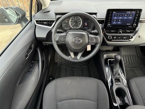Used 2022 Toyota Corolla LE image 27