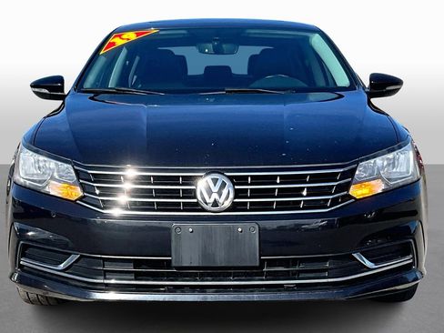 Used 2019 Volkswagen Passat 2.0T Wolfsburg w/ Wheels & Sunroof Package image 2