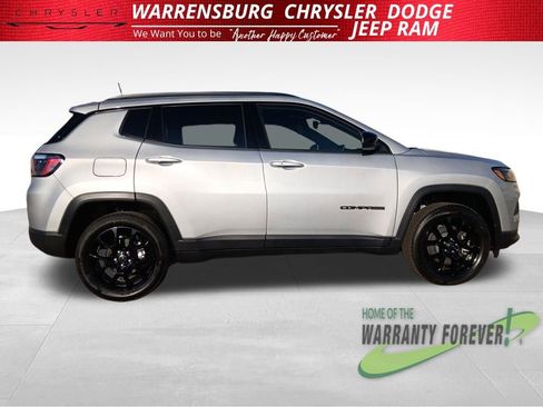 New 2026 Jeep Compass Latitude image 2