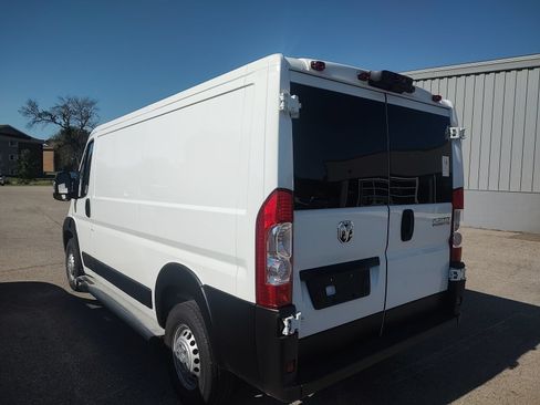 Used 2025 RAM ProMaster 2500 w/ U-Haul Equipment Group FWD image 10