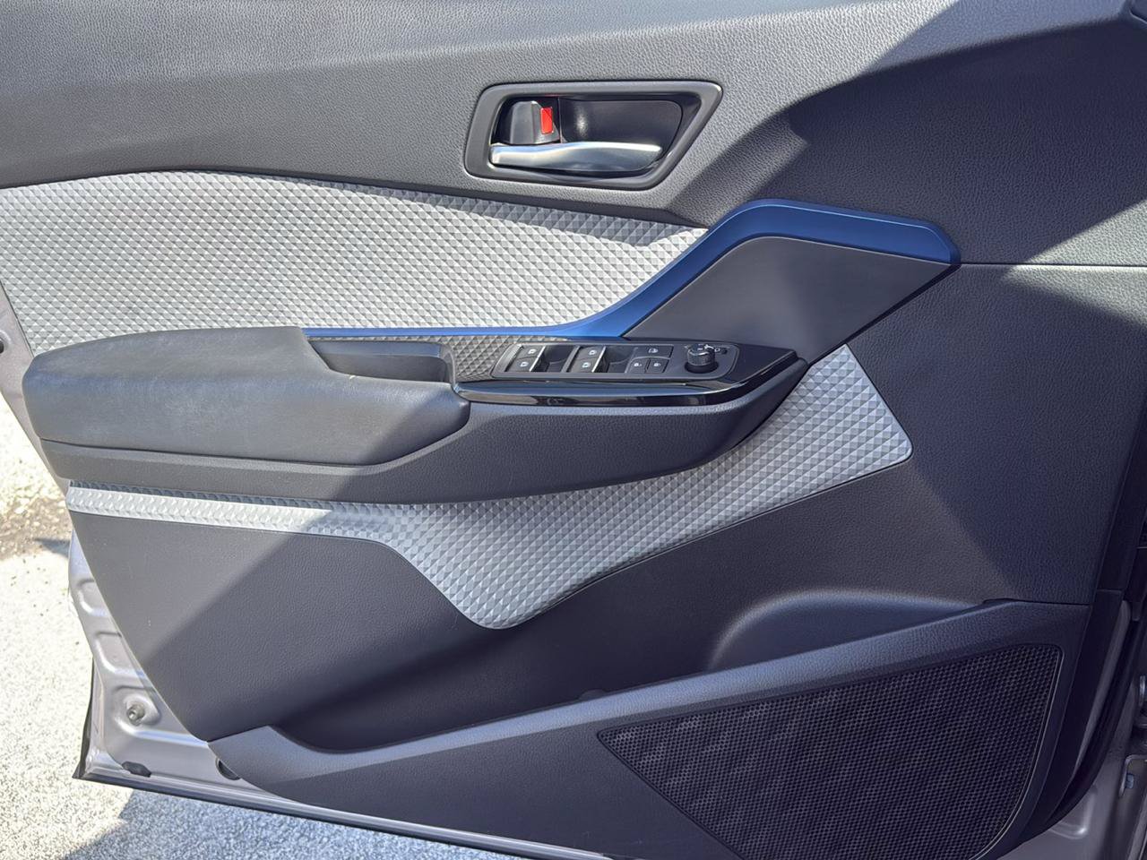 Used 2019 Toyota C-HR XLE FWD image 41
