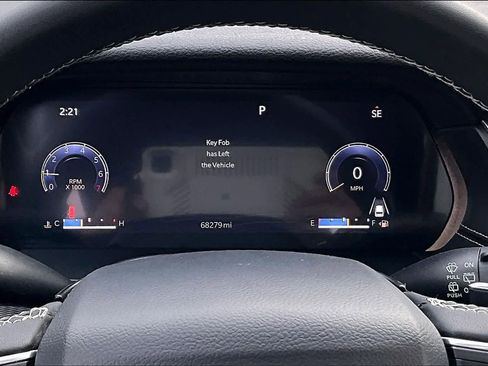 Used 2023 Jeep Grand Cherokee Laredo image 18